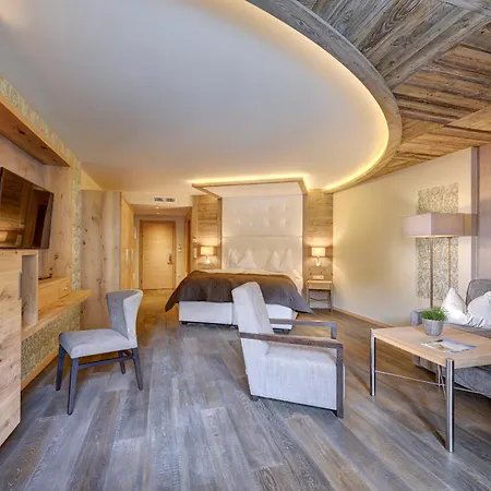 Hotel Quellenhof Luxury Passeier